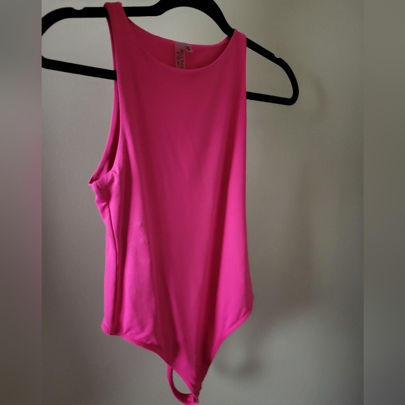 Double Layer Sleevless Tank - Picture 2 of 2